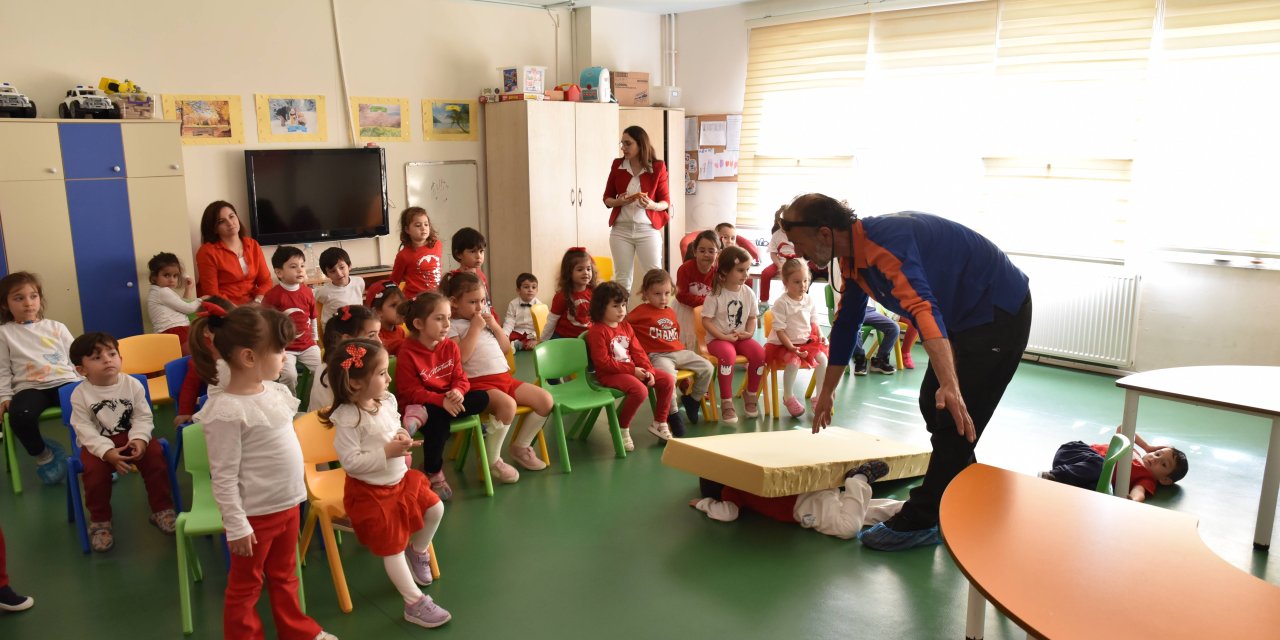 Çocuklara afet farkındalık eğitimi verdi