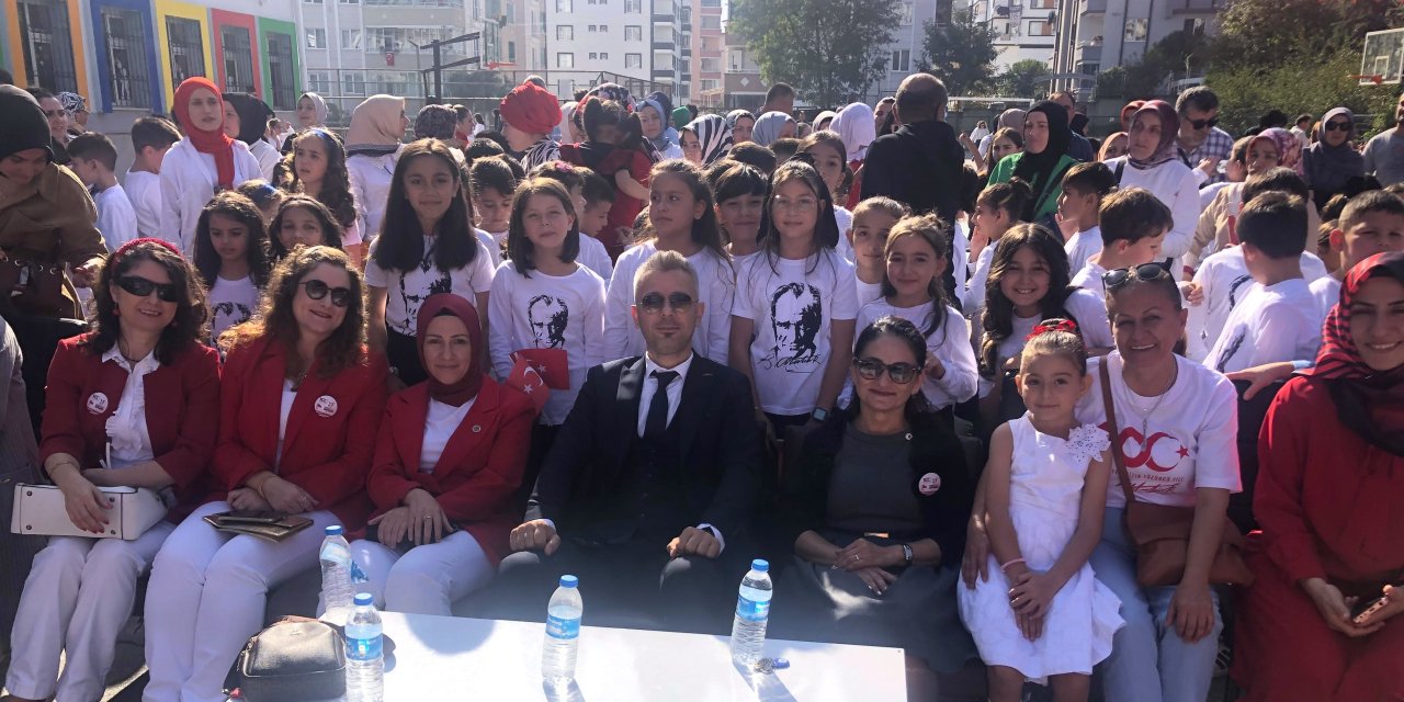 Minik öğrenciler bayram coşkusu yaşadı