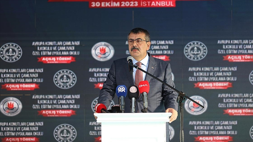 Örnek gösterilebilecek uygulamalar yapıyoruz