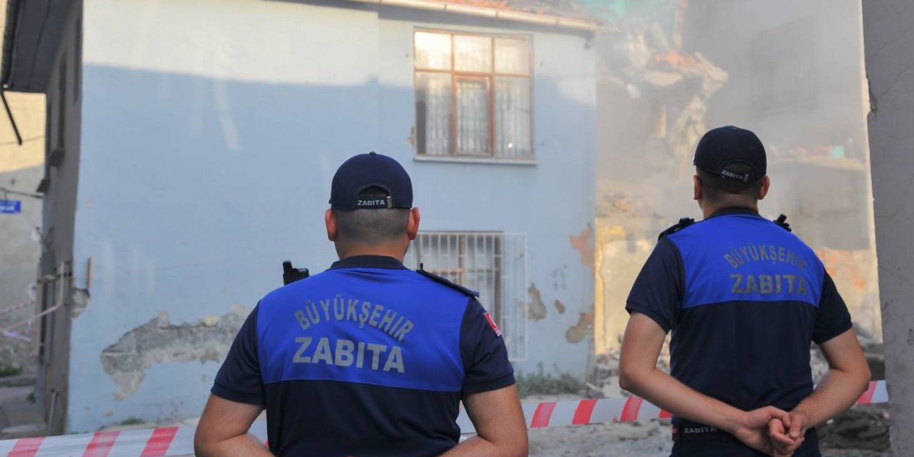 Samsun'da metruk binalar yıkılıyor