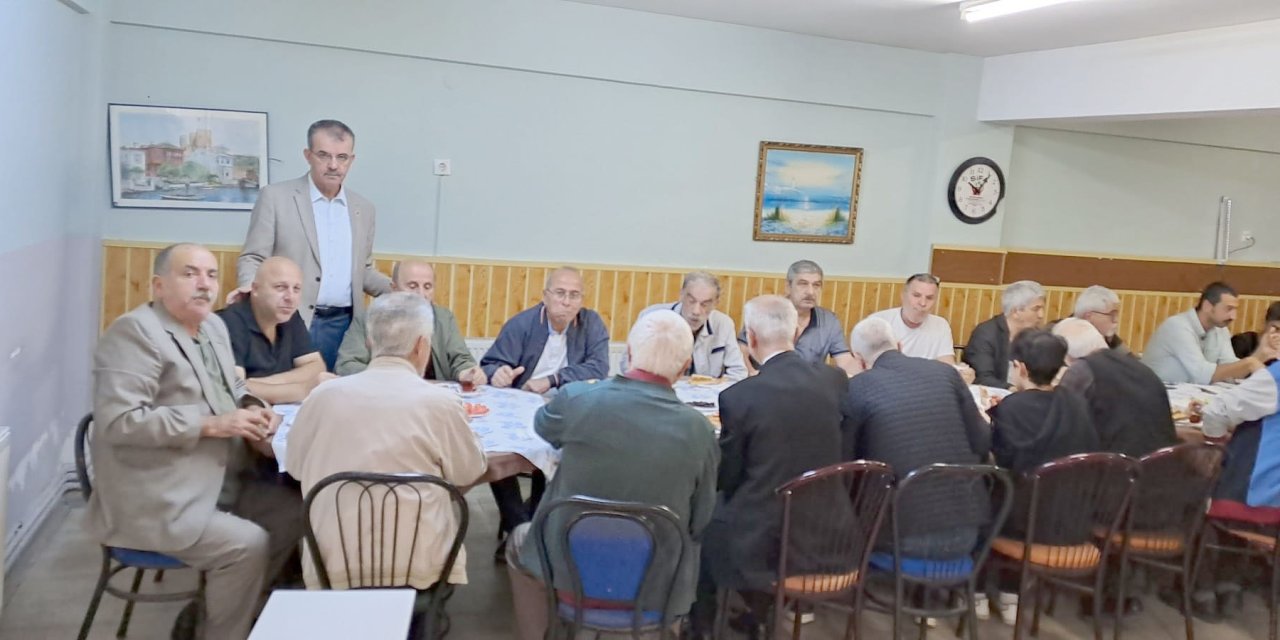 Mahalle sakinleriyle kahvaltıda bir arada