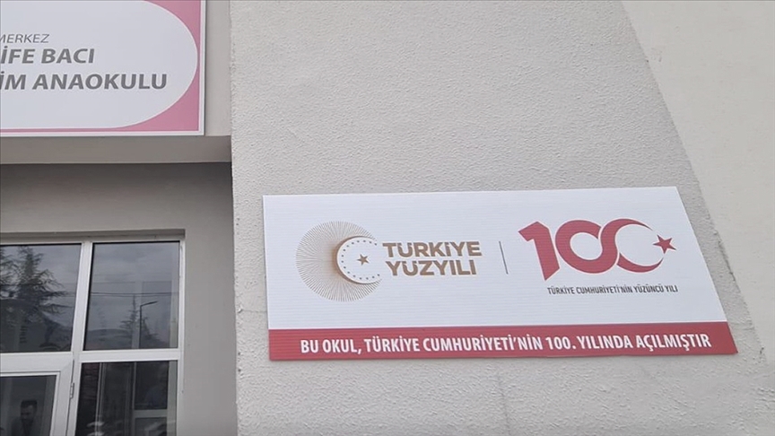 Cumhuriyet'in 100. yılına özel tabela