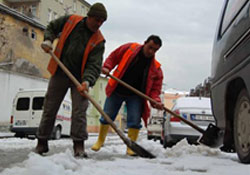 Canik'te kar temizliği