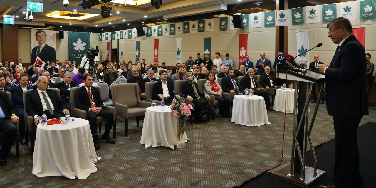 Davutoğlu partisinin Samsun il kongresine katıldı