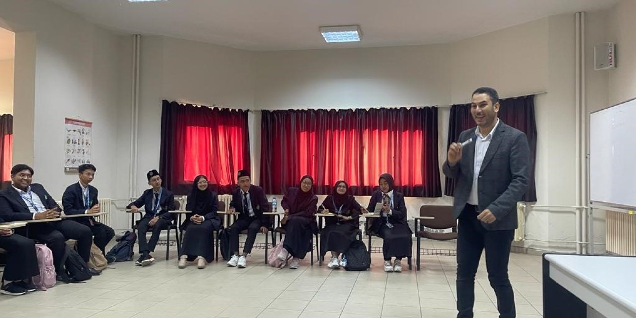 OMÜ’de Endonezyalı öğrencilere akademik yazma eğitimi