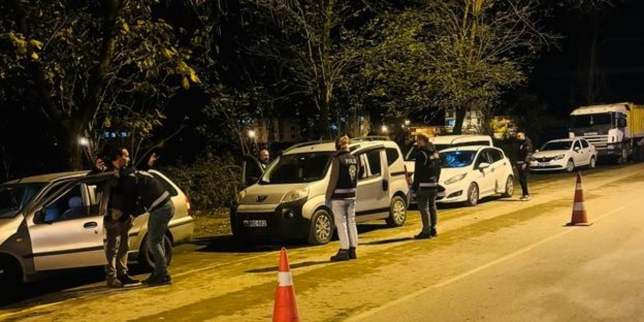 Polis ekiplerinden gece boyu denetim