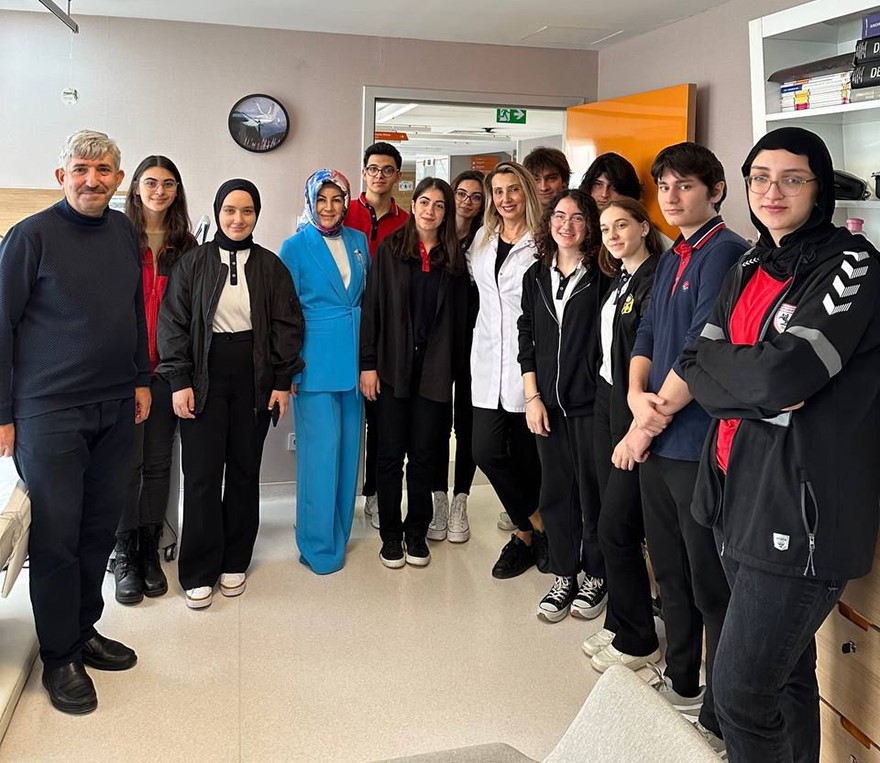 Lise öğrencilerinden  Liv Hospital Samsun'a  kariyer ziyareti
