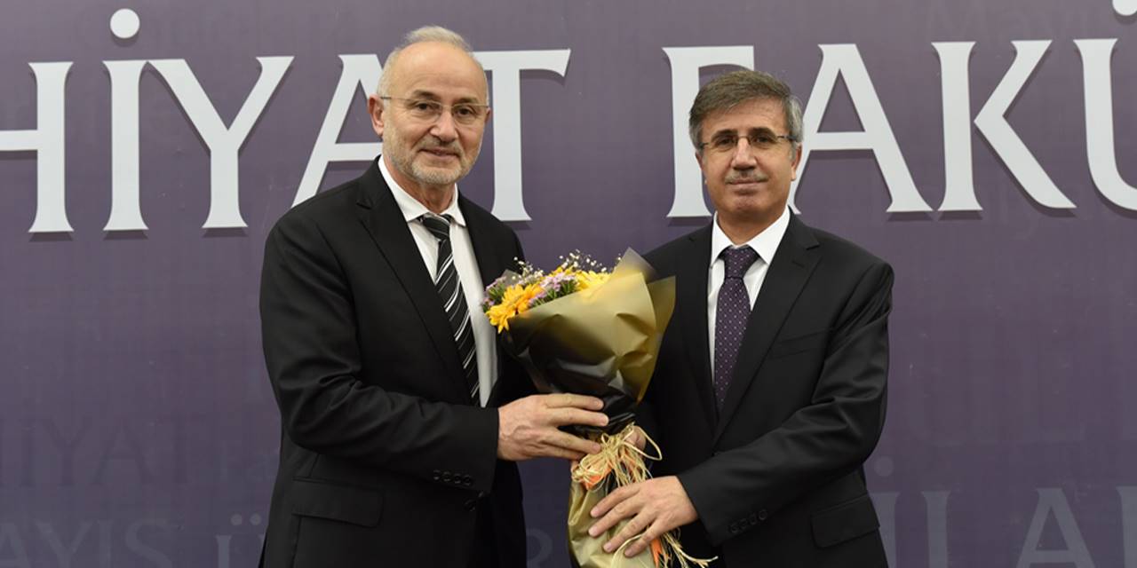 OMÜ İlahiyat dekanlığında görev değişimi