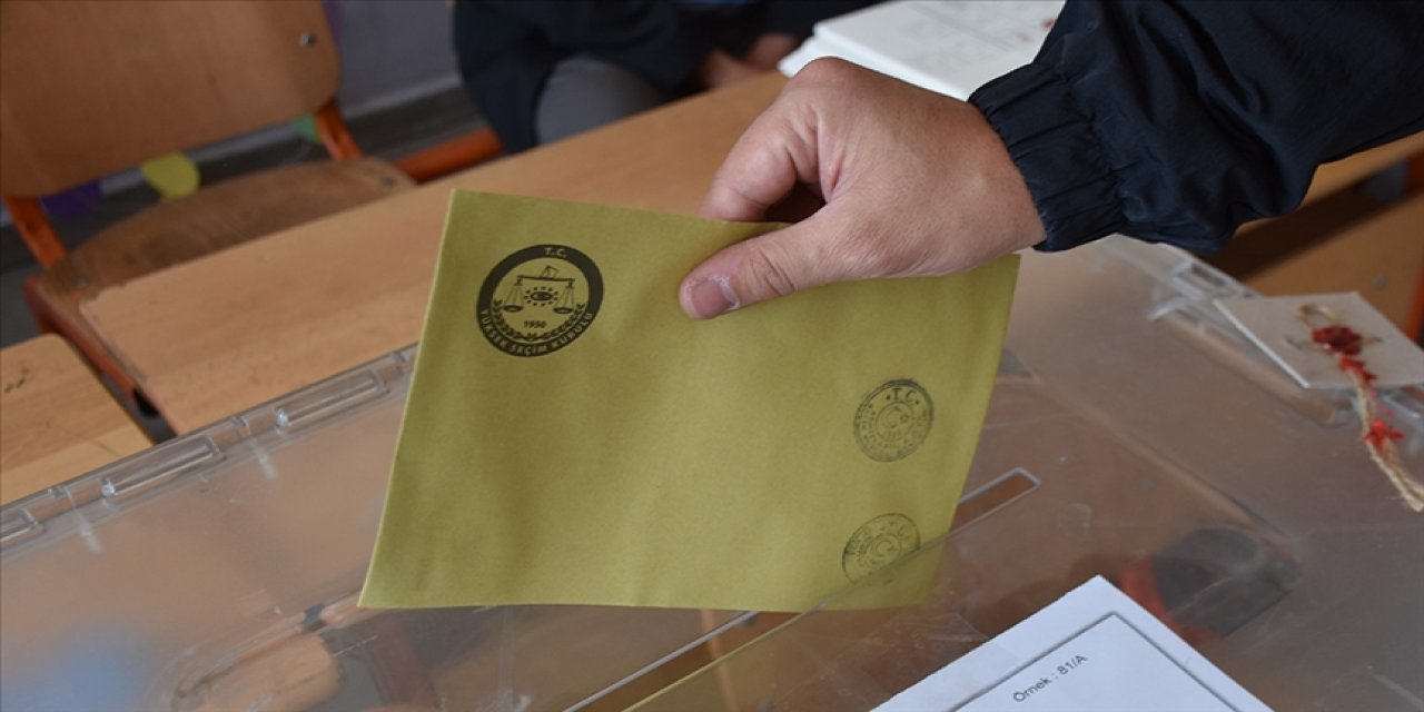 Her sandıkta 350 seçmen oy kullanacak
