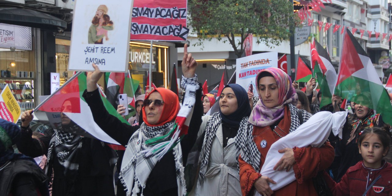Samsun'da Gazze'ye yönelik saldırılar protesto edildi