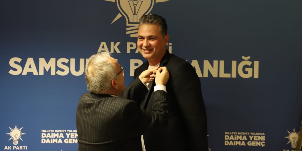 İYİ Parti'den istifa eden 11 isim AK Parti'ye geçti
