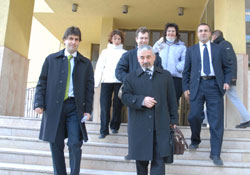 6 aylık eğitime...