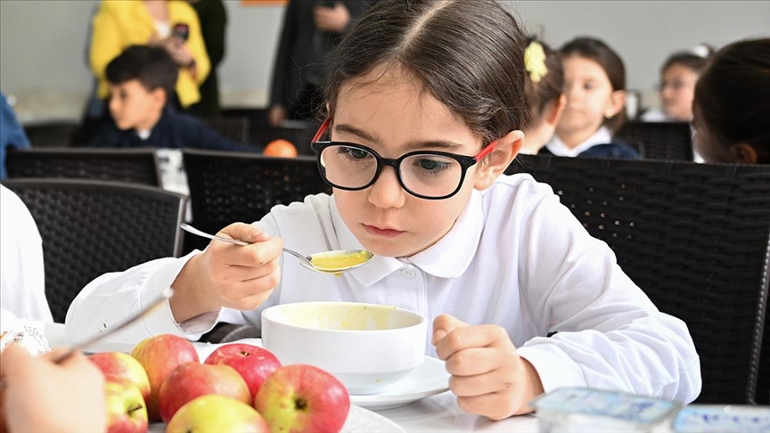 Okul kantinlerinde "meyve ve çorba günü" etkinliği başlatıldı