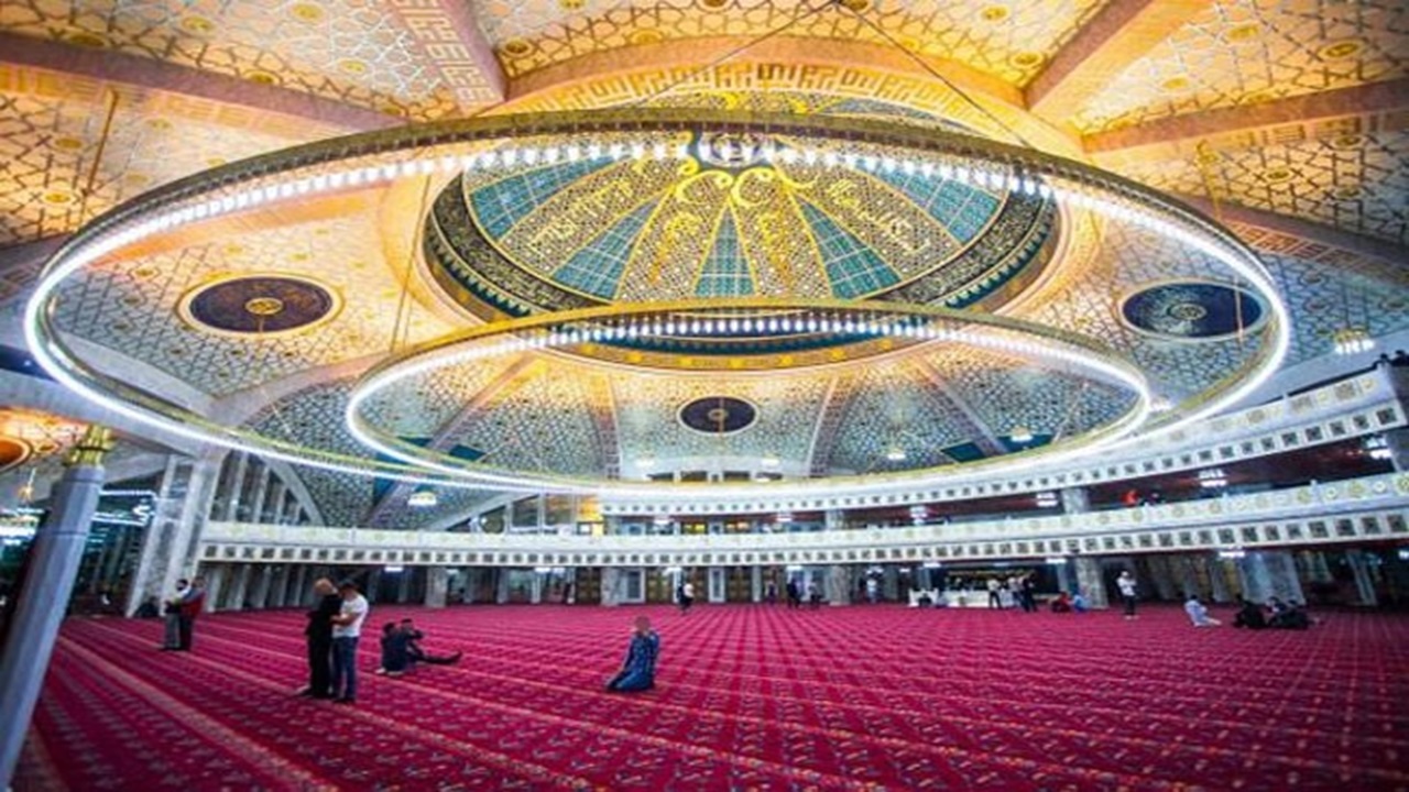 Dünyanın en büyük cami avizesi Çeçenistan Argün Cami