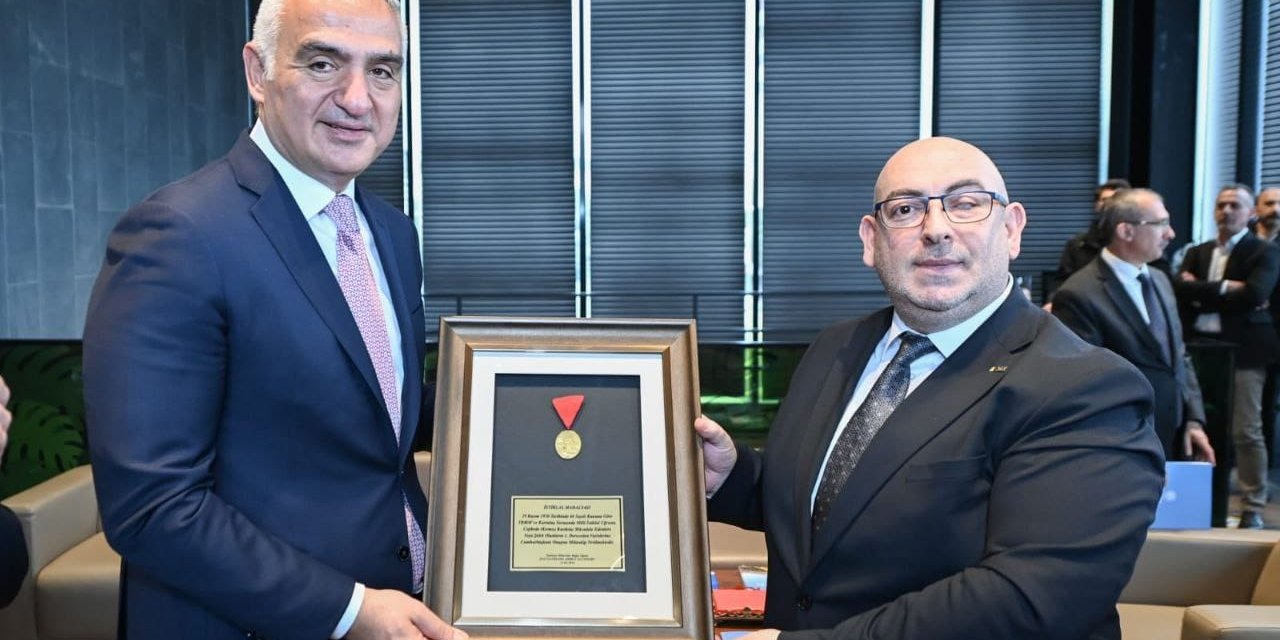 İstiklal madalyasını Samsun müzesine bağışladı