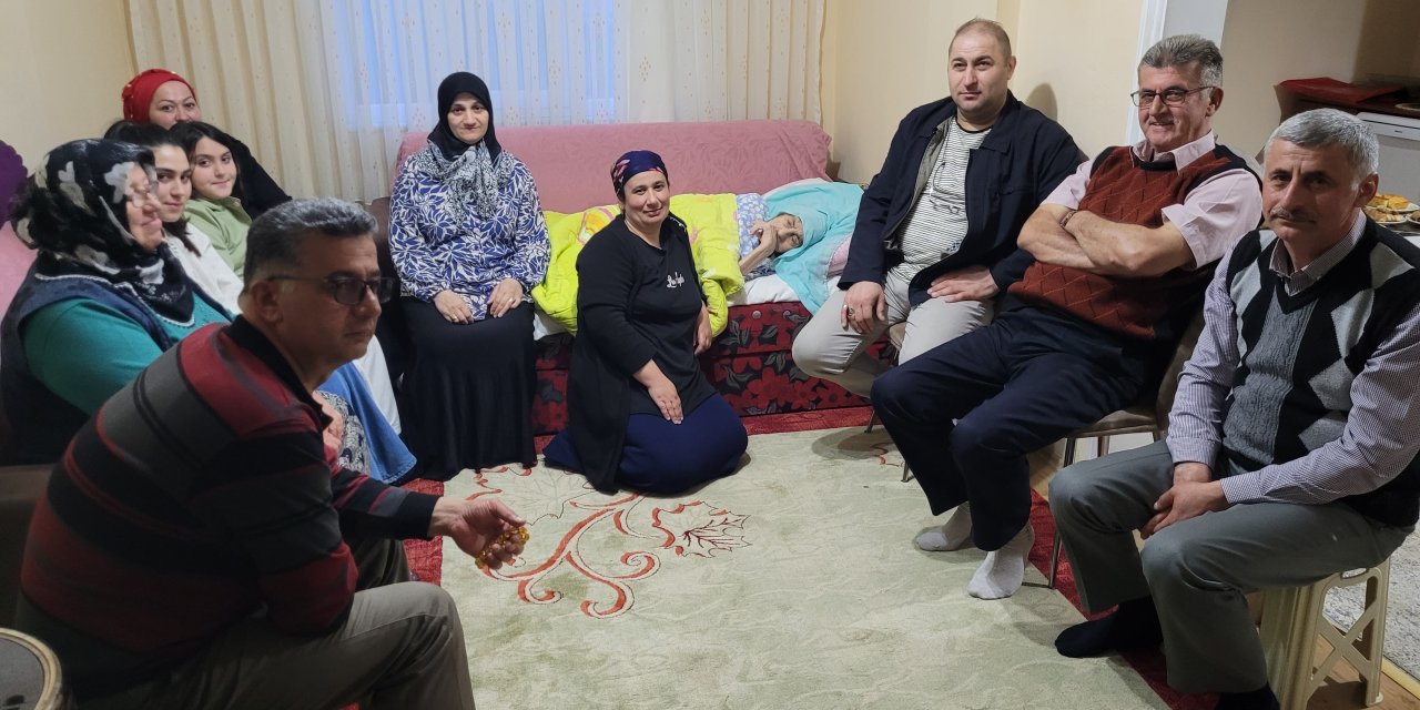 97 yaşındaki Esma Şahin'e bayram ziyareti yapıldı
