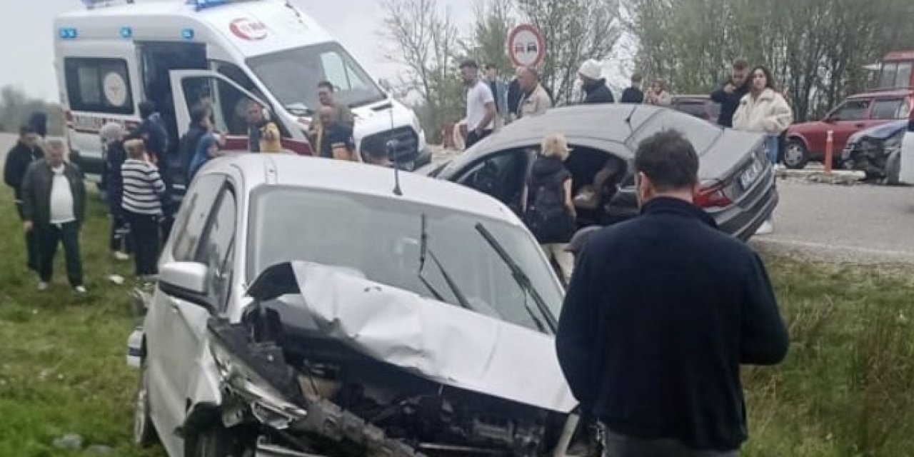 3 aracın karıştığı kazada 10 kişi yaralandı