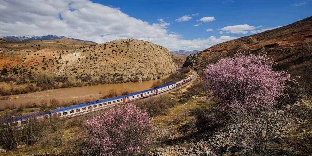 Turistik trenler ilk seferlerine çıkmaya hazırlanıyor