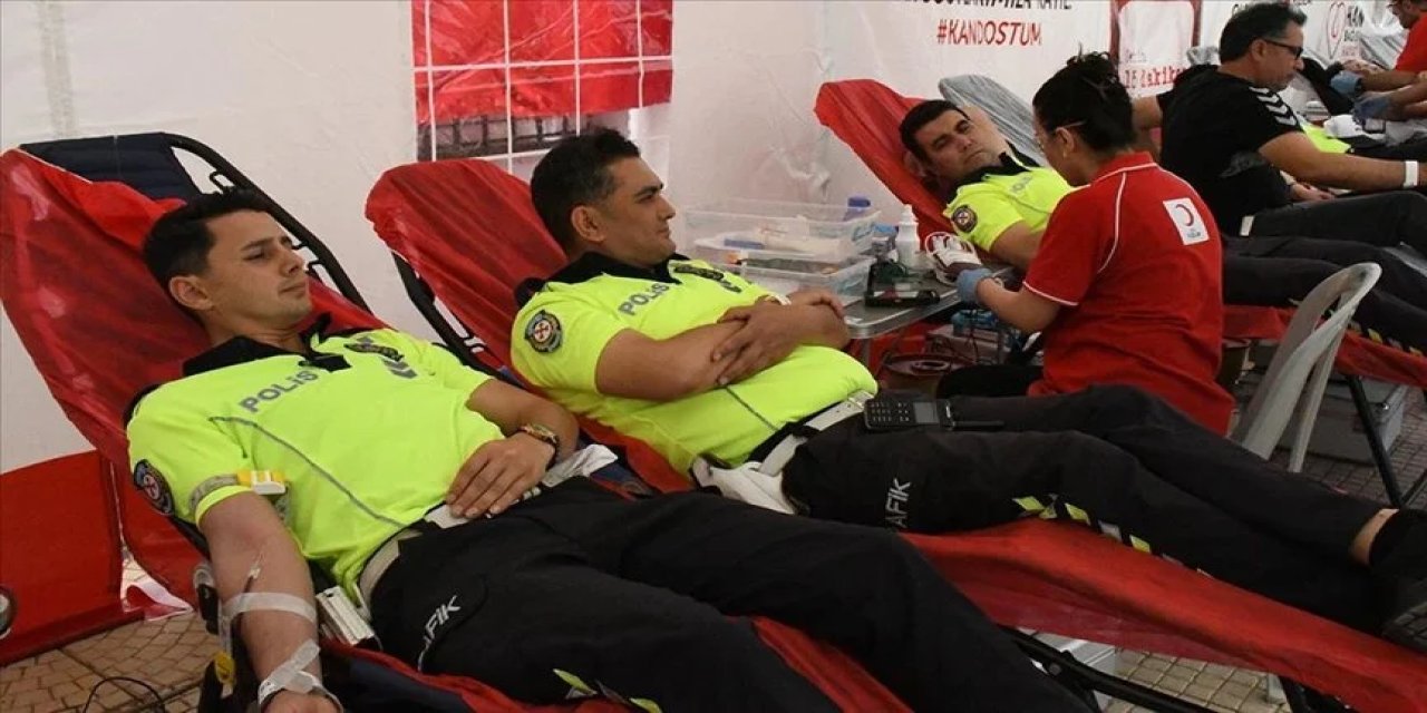 Türk Kızılay kan bağışı kampanyası düzenledi