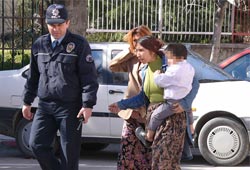 Bıraktıkları çocuk yakalattı