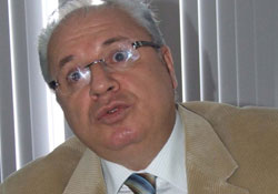 Polis, halk el ele