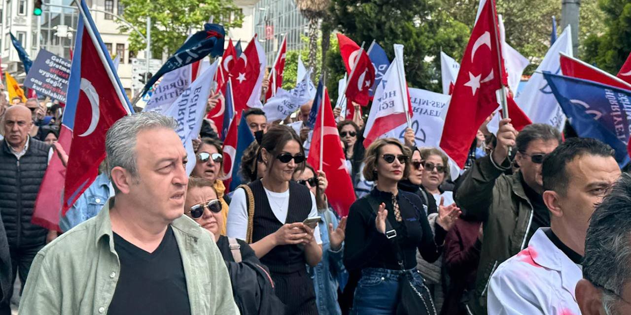 Samsun'da okul müdürünün öldürülmesi protesto edildi