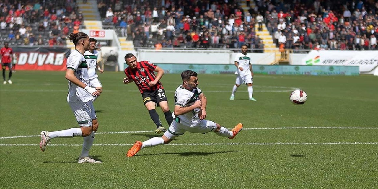 Gözler play-off'a çevrildi