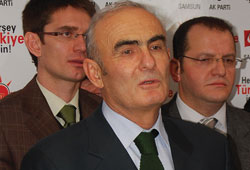 Yılmaz'a çoşkulu karşılama