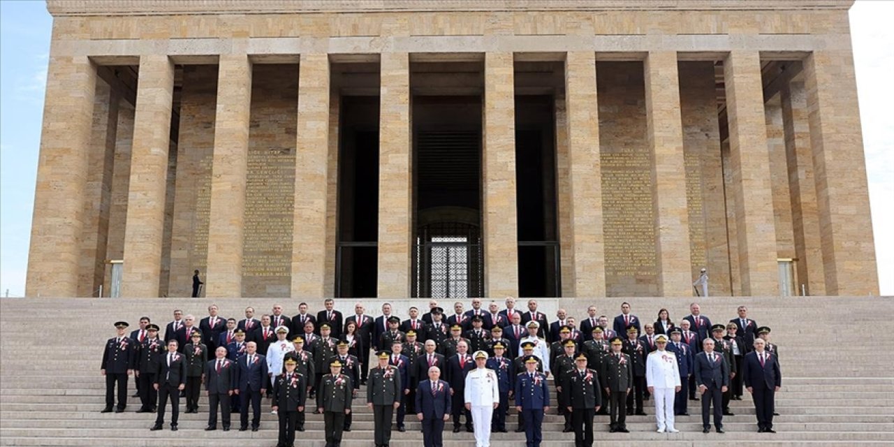 Bakan Güler Anıtkabir'i ziyaret etti