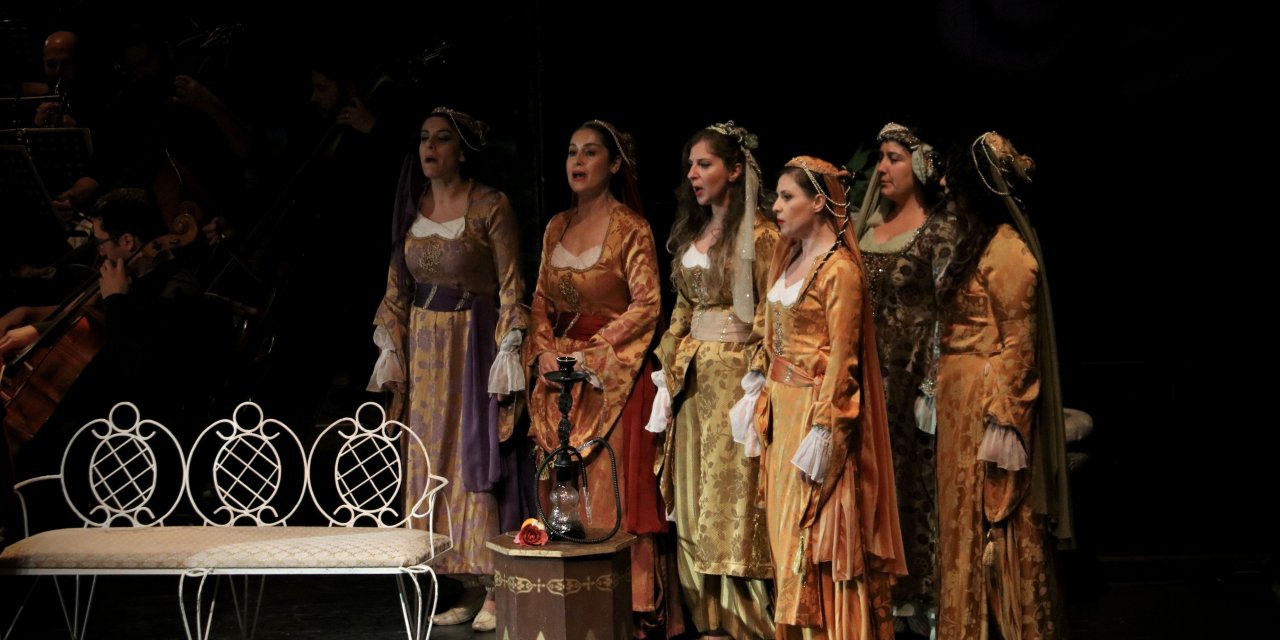 SAMDOB "Saraydan Kız Kaçırma" operasını sahneledi