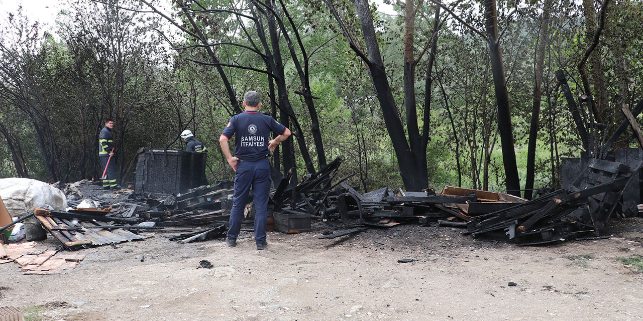 Barakada çıkan yangın ağaçlara sıçramadan söndürüldü