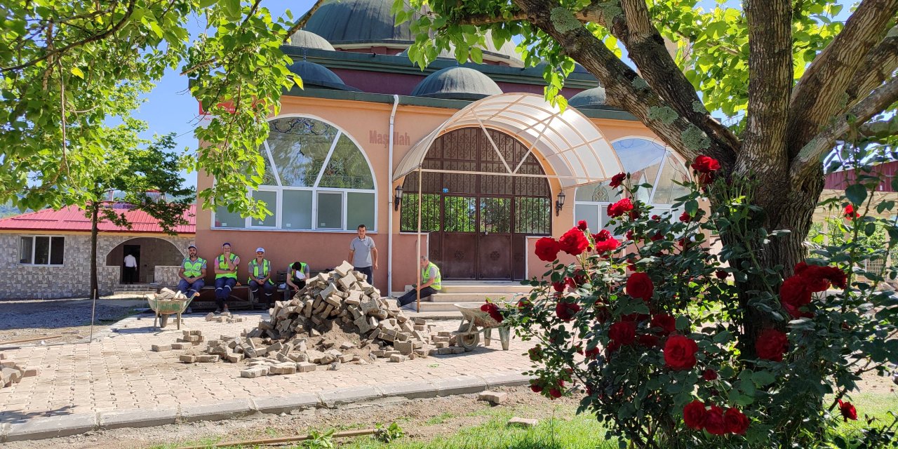 Salıpazarı'nda bahar temizliği başladı