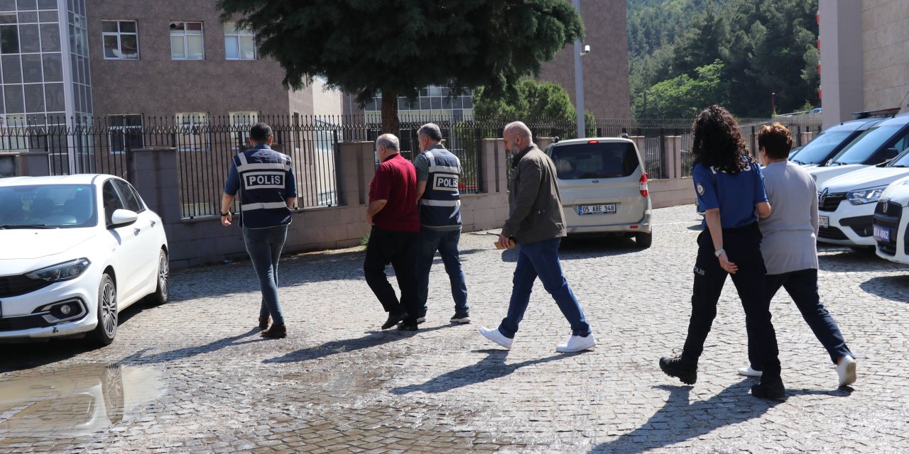 Kuyumcuya düşük ayarlı altın veren şüphelilere gözaltı