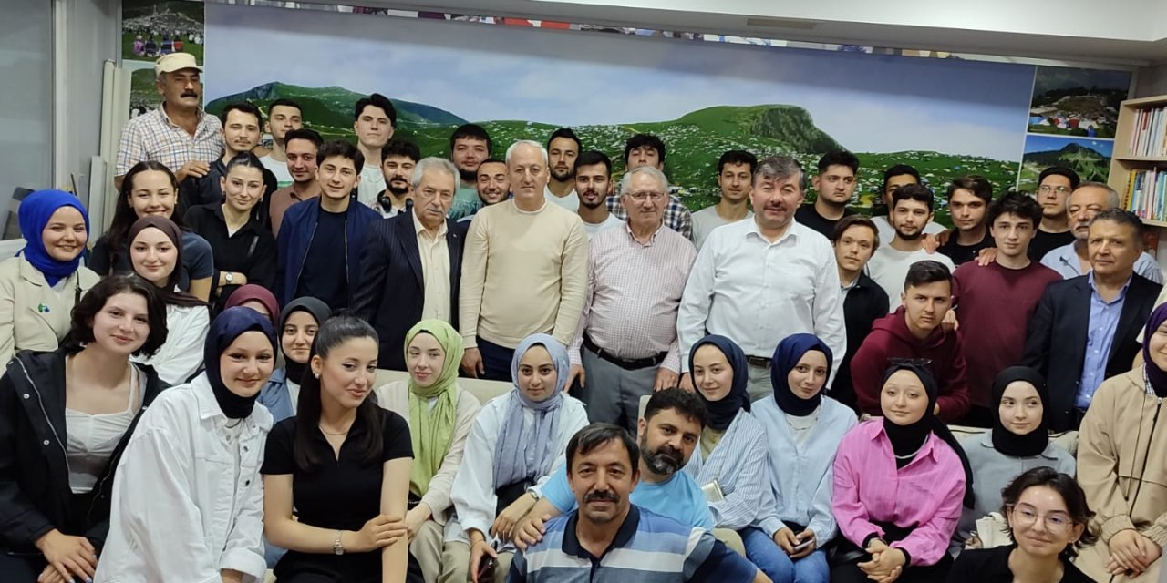 Zirveye taşıdılar