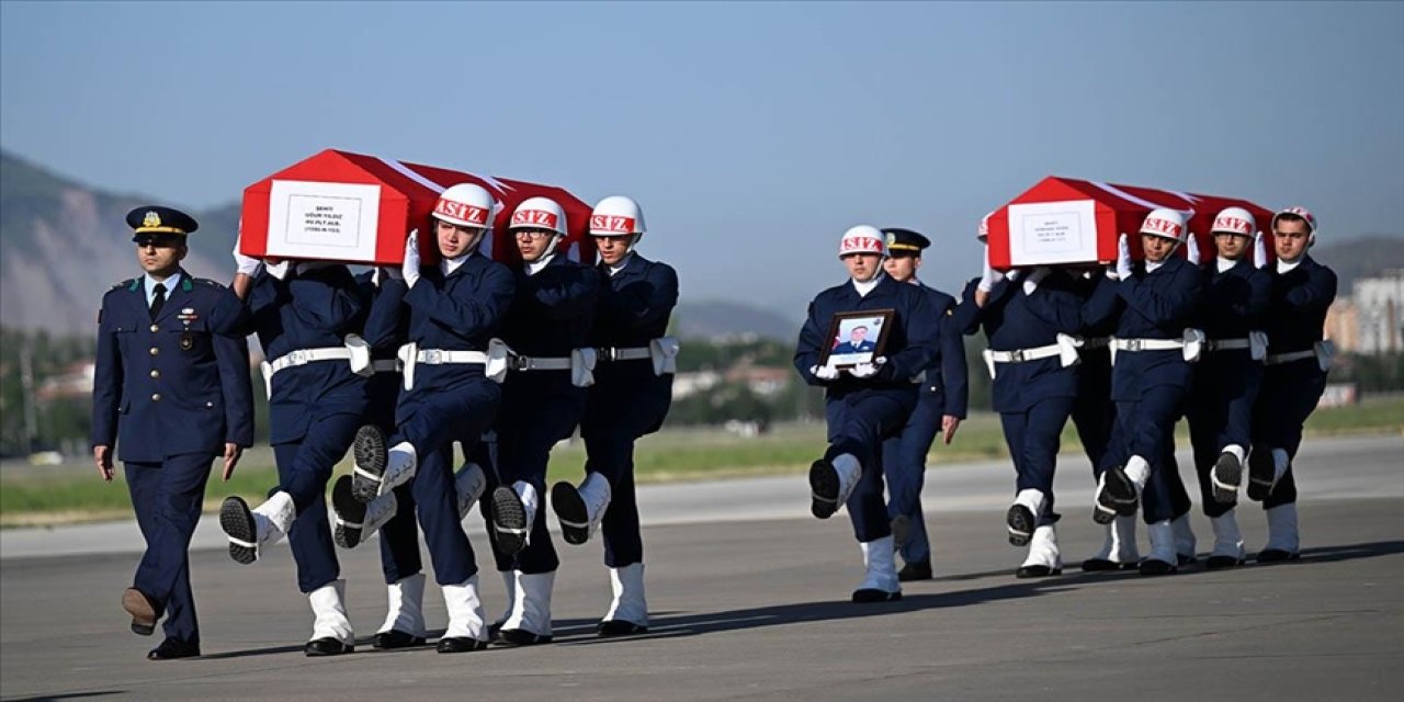 Şehit olan pilotlar için tören düzenlendi