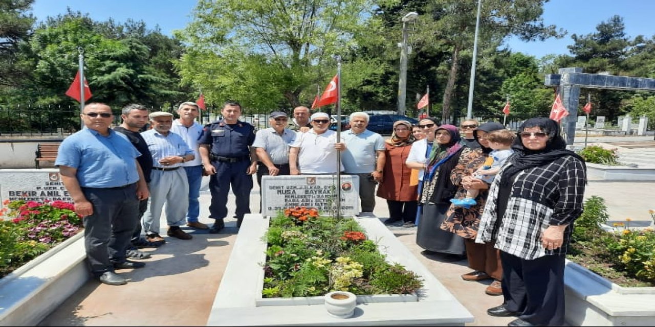 Şehadetinin 9. yılında kabrinde başında anıldı