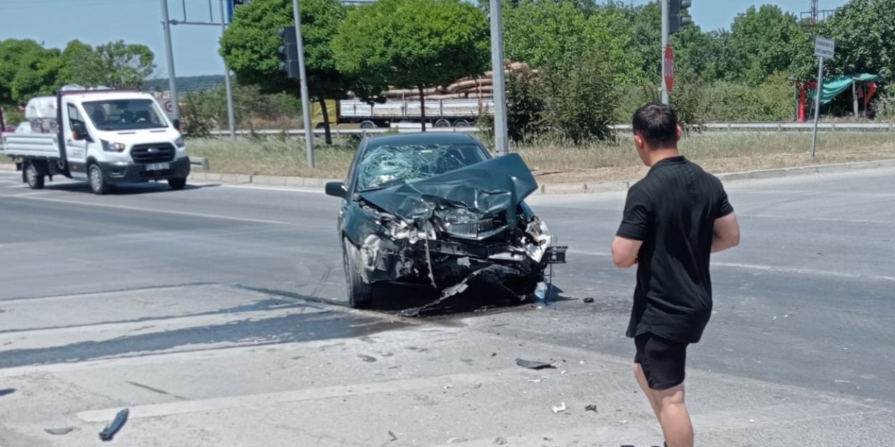 Samsun'da iki otomobil çarpıştı: 2 kişi yaralandı