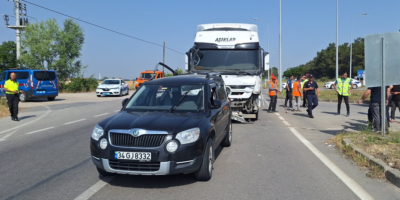 Trafik kazasında 3 kişi yaralandı