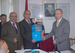 Fatsa da okullara kitap yardımı