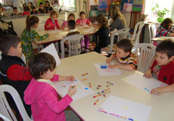 Çocuklara resim sevgisi aşılıyor