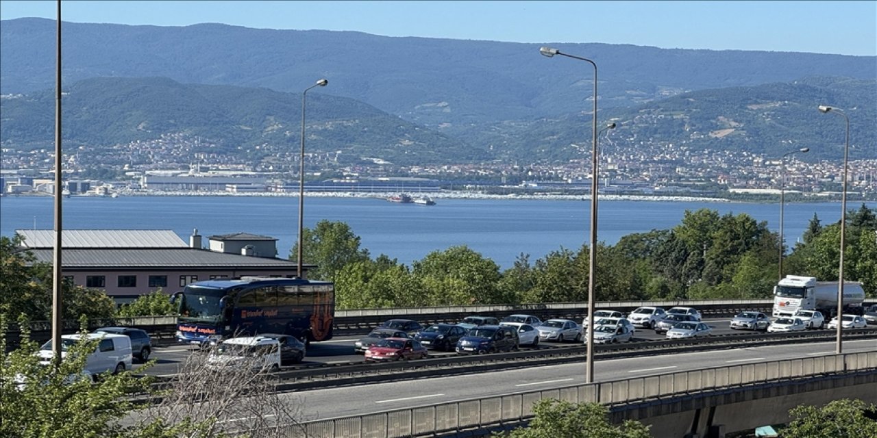 Yola çıkanlar yoğunluk oluşturdu