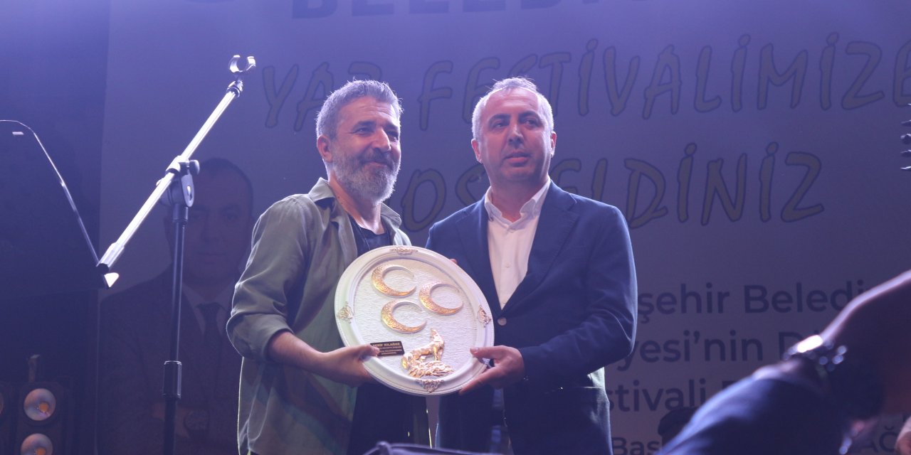 Kınık, Asarcık Yaz Festivali'nde sahne aldı