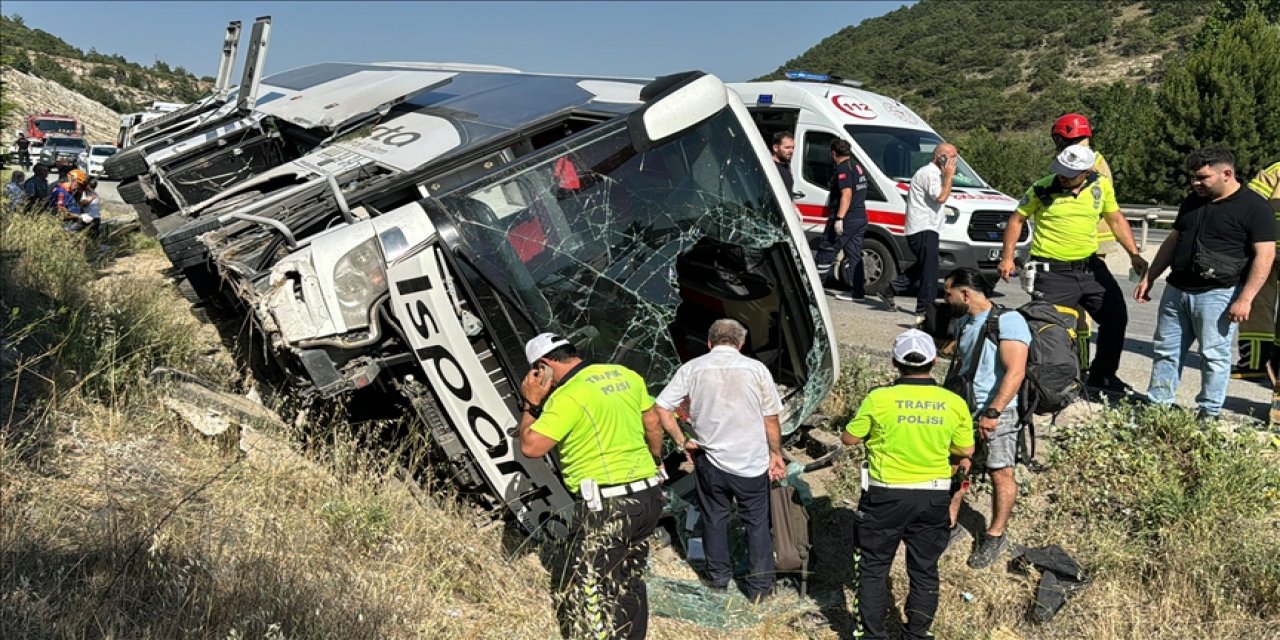 Otobüsteki 23 kişiyi hayata bağladı