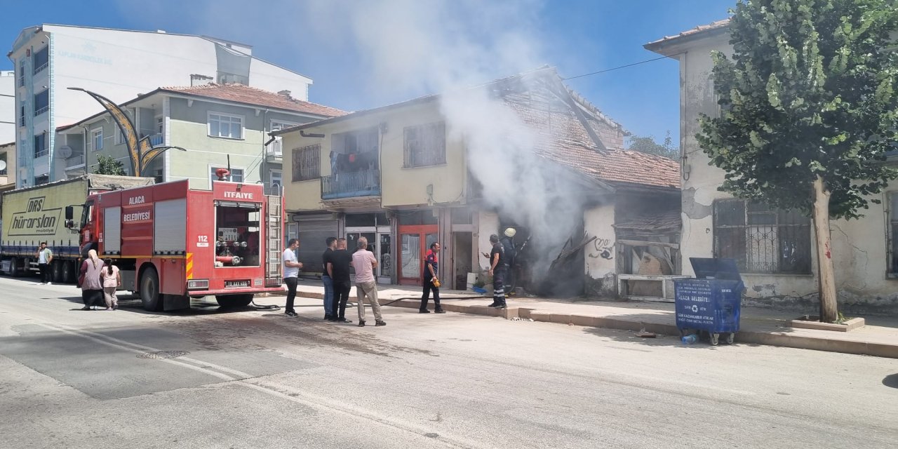 Evin deposunda çıkan yangın söndürüldü