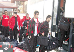 Altınsaray Otel'de kampa girdiler