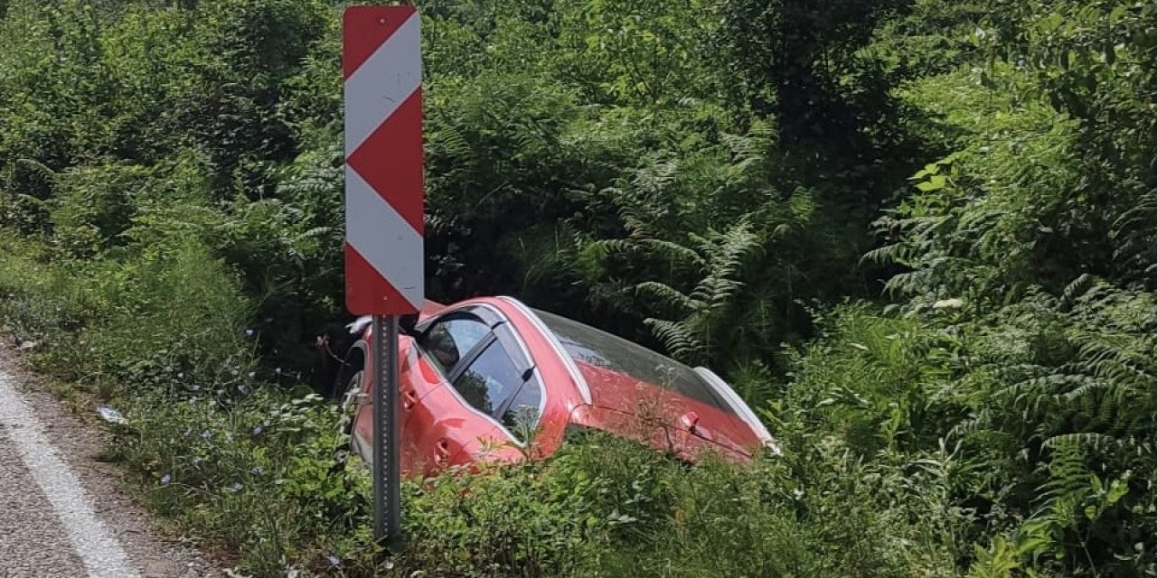 Otomobilin devrildiği kazada 2 kişi yaralandı