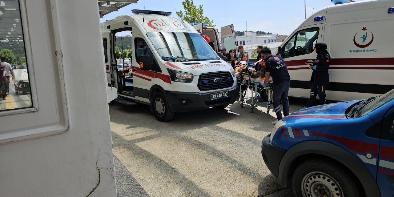 Tırla çarpışan traktörün sürücüsü yaralandı