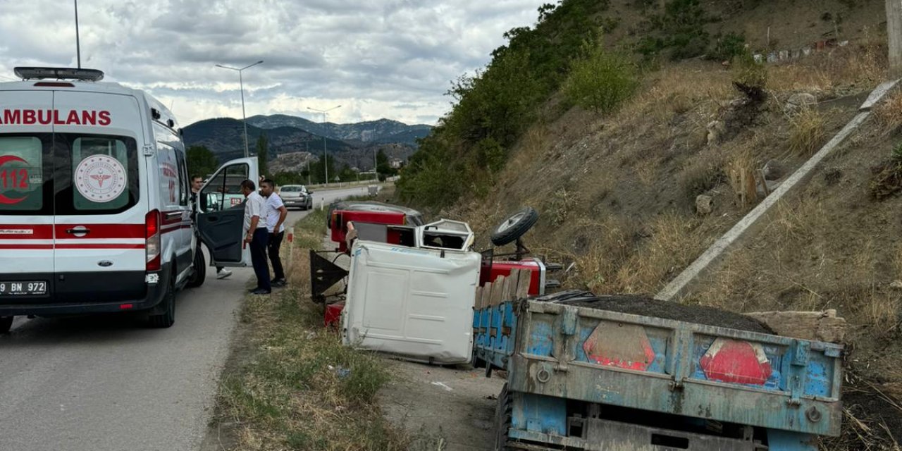 Devrilen traktörün sürücüsü yaralandı