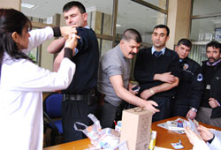 Emniyet güçlerine aşı yapıldı