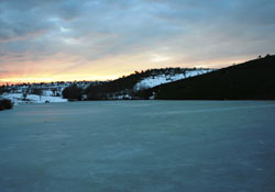 Bekdiğin sulama göleti dondu